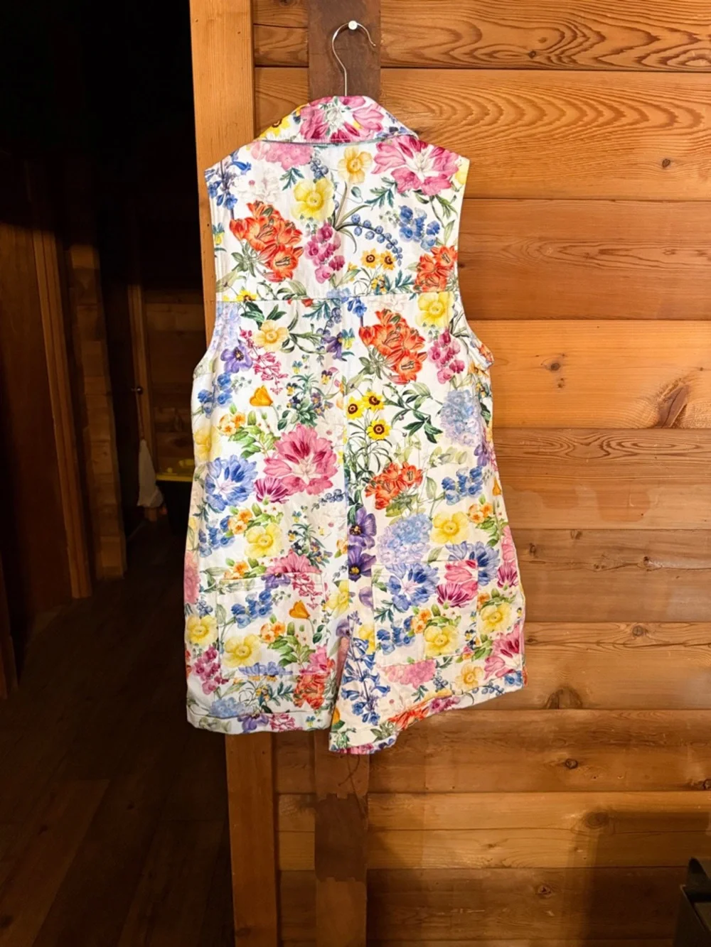 Show Me Your MuMu White Floral Quilted Vest with Multicolor Blooms - Picture 5 of 5